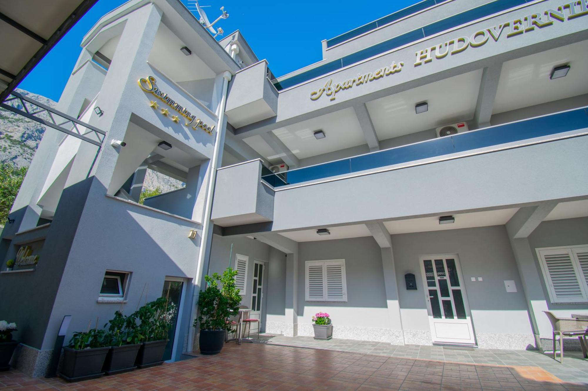 Apartments Hudovernik Baška Voda エクステリア 写真