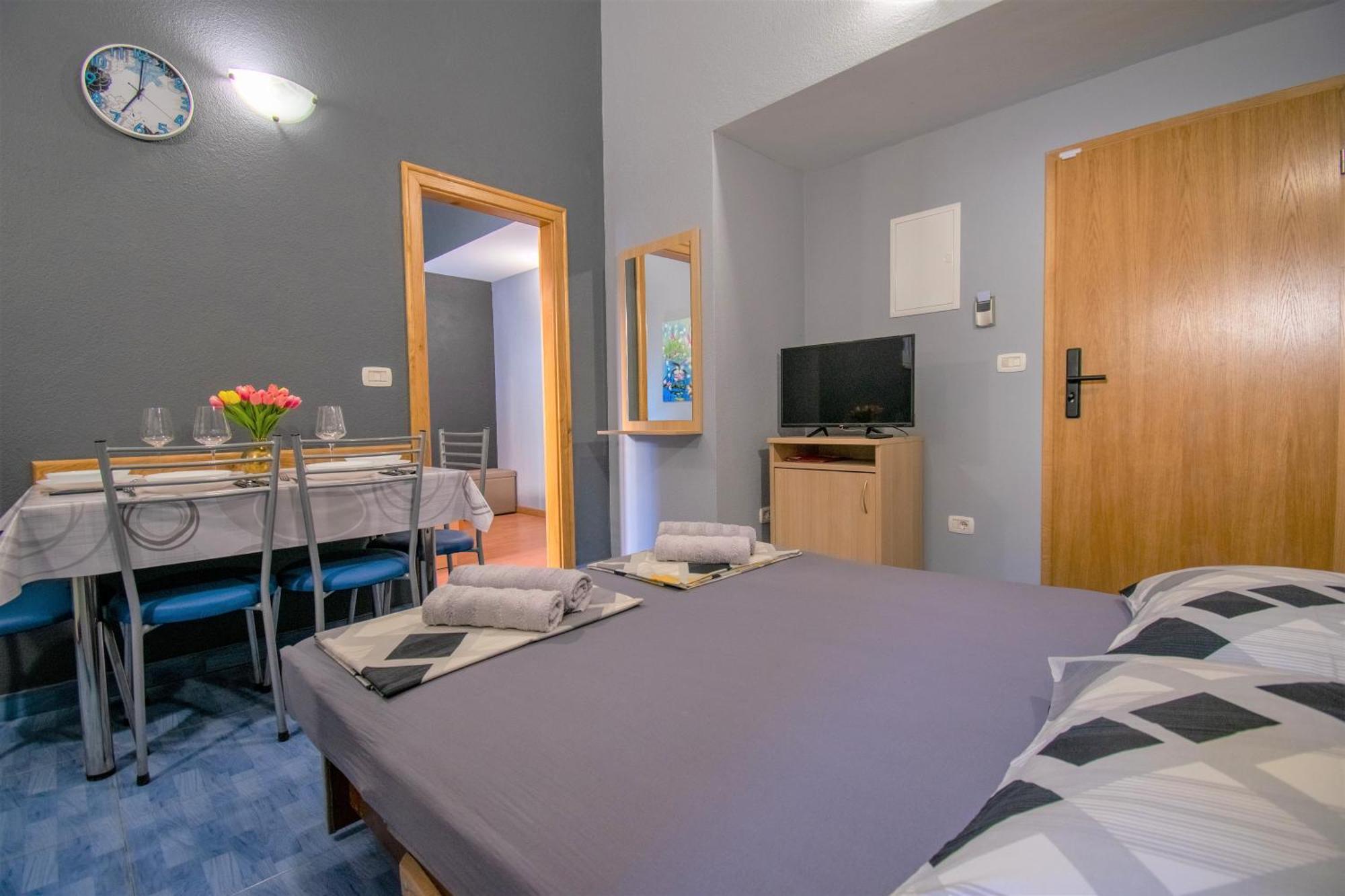 Apartments Hudovernik Baška Voda エクステリア 写真
