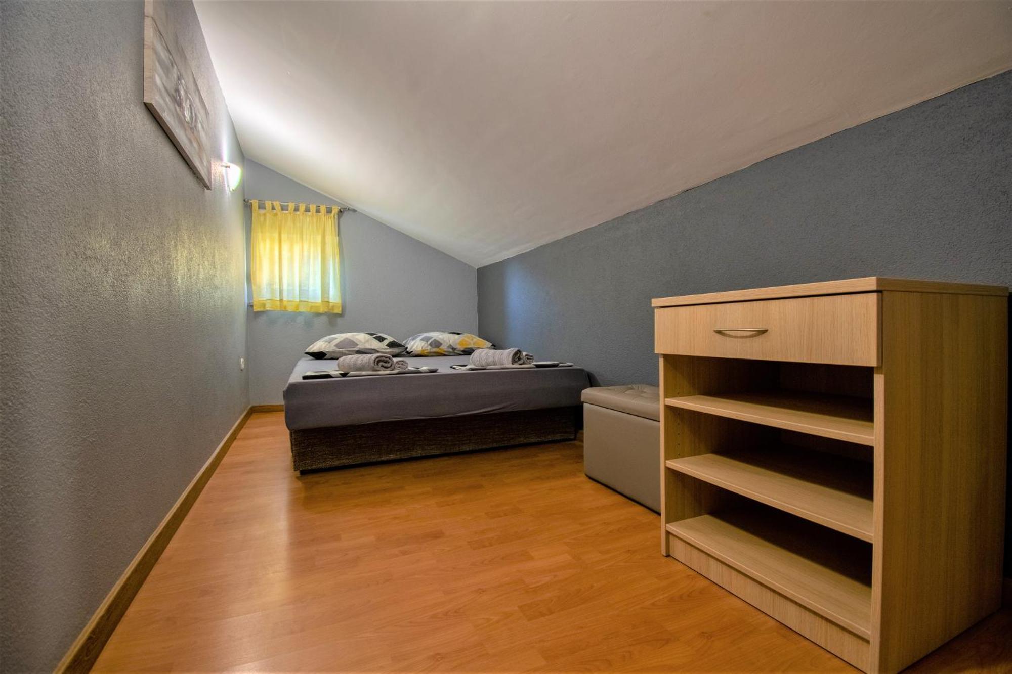 Apartments Hudovernik Baška Voda エクステリア 写真