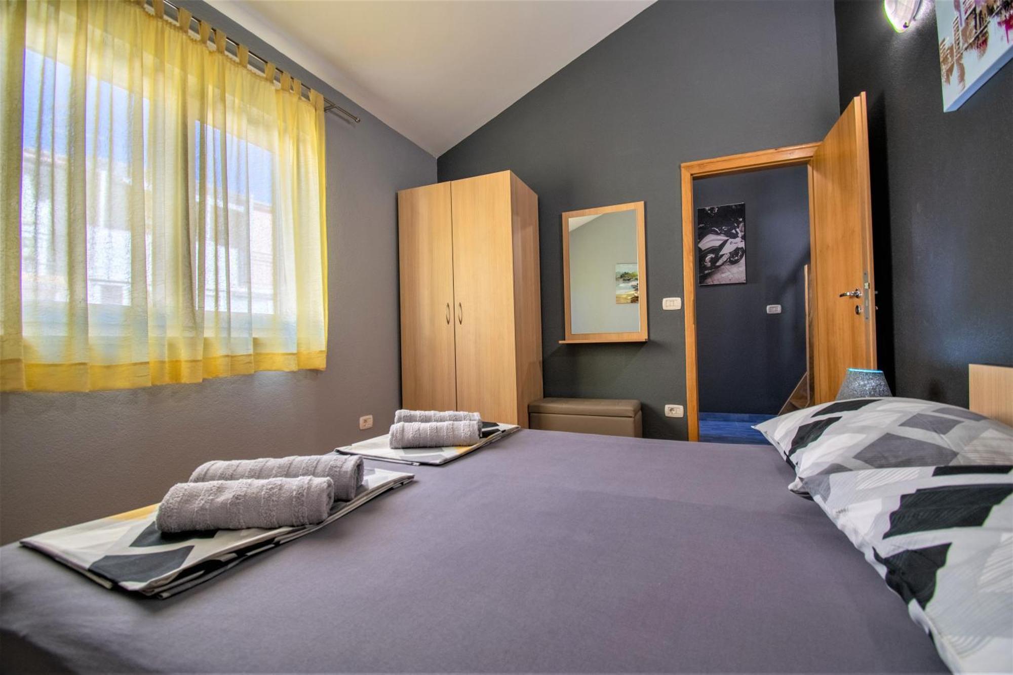 Apartments Hudovernik Baška Voda エクステリア 写真