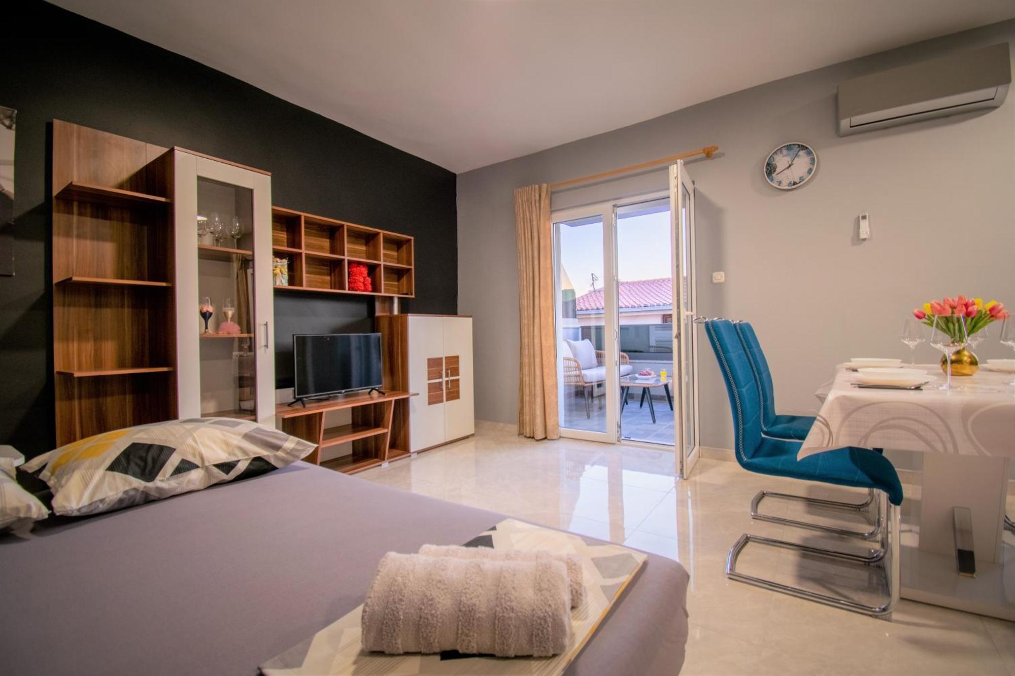 Apartments Hudovernik Baška Voda エクステリア 写真